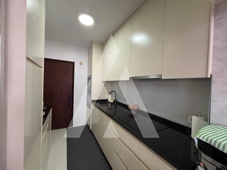 Apartamento T3 para Venda em Campanhã Foto 2