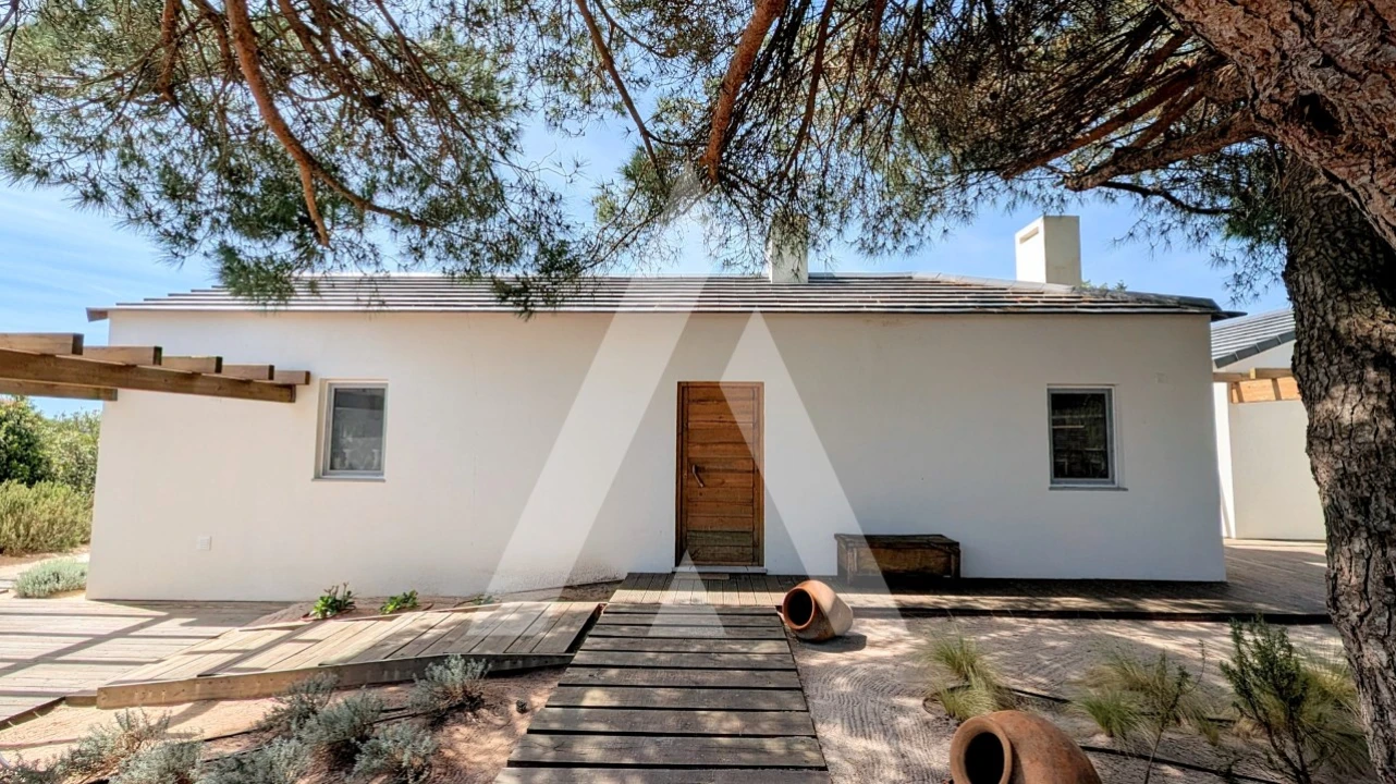 Moradia T5 para Venda em Santa Maria do Castelo e Santiago e Santa Susana Foto 2