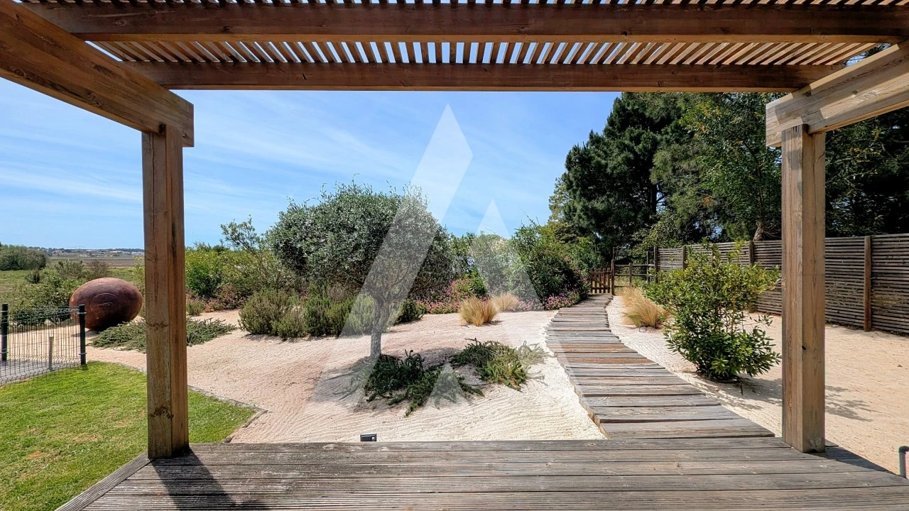 Moradia T5 para Venda em Santa Maria do Castelo e Santiago e Santa Susana Foto 8