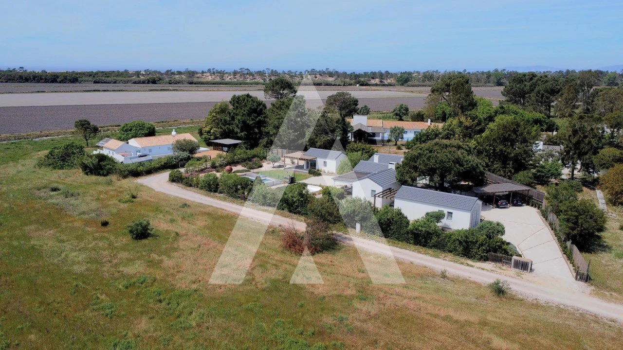 Moradia T5 para Venda em Santa Maria do Castelo e Santiago e Santa Susana Foto 39