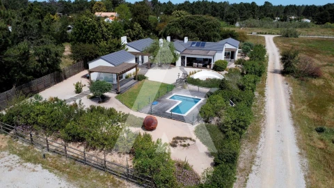 Moradia T5 para Venda em Santa Maria do Castelo e Santiago e Santa Susana