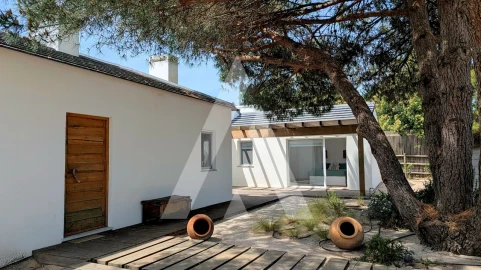 Moradia T5 para Venda em Santa Maria do Castelo e Santiago e Santa Susana