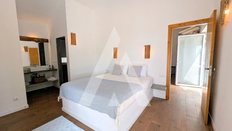 Moradia T5 para Venda em Santa Maria do Castelo e Santiago e Santa Susana