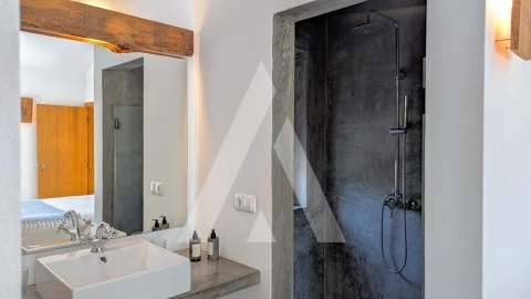 Moradia T5 para Venda em Santa Maria do Castelo e Santiago e Santa Susana