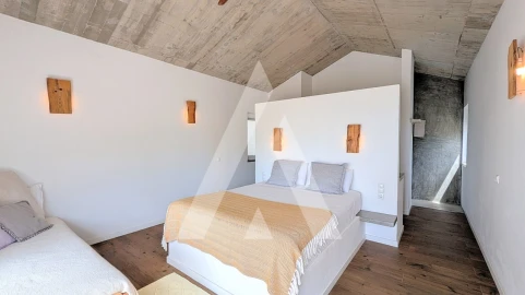 Moradia T5 para Venda em Santa Maria do Castelo e Santiago e Santa Susana