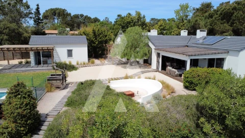 Moradia T5 para Venda em Santa Maria do Castelo e Santiago e Santa Susana