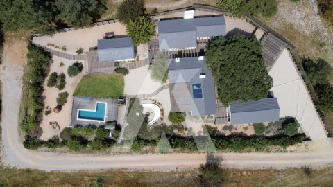 Moradia T5 para Venda em Santa Maria do Castelo e Santiago e Santa Susana