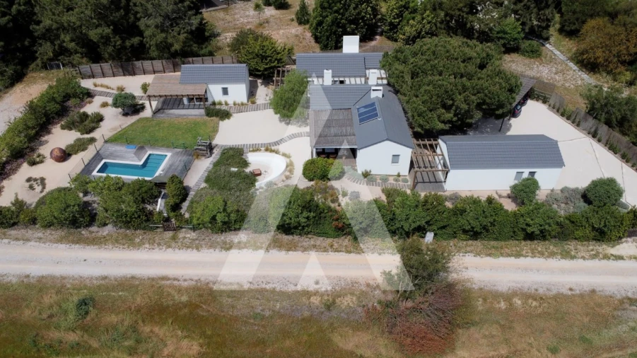 Moradia T5 para Venda em Santa Maria do Castelo e Santiago e Santa Susana Foto 36