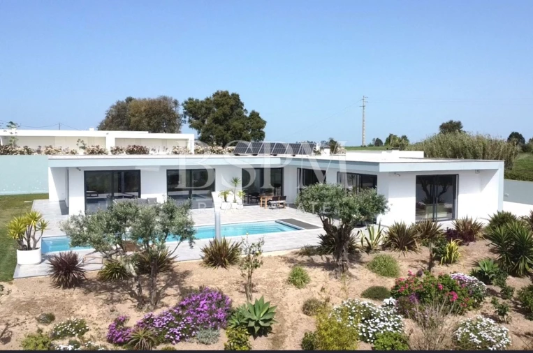 Moradia T4 para Venda em Carvalhal Foto 2