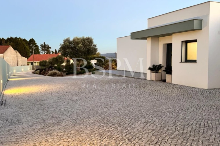 Moradia T4 para Venda em Carvalhal Foto 31