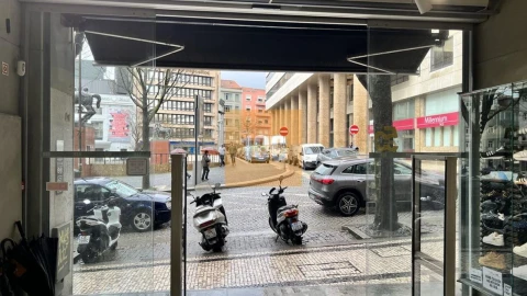 Negócio para Arrendamento em Cedofeita, Santo Ildefonso, Sé, Miragaia, São Nicolau e Vitória