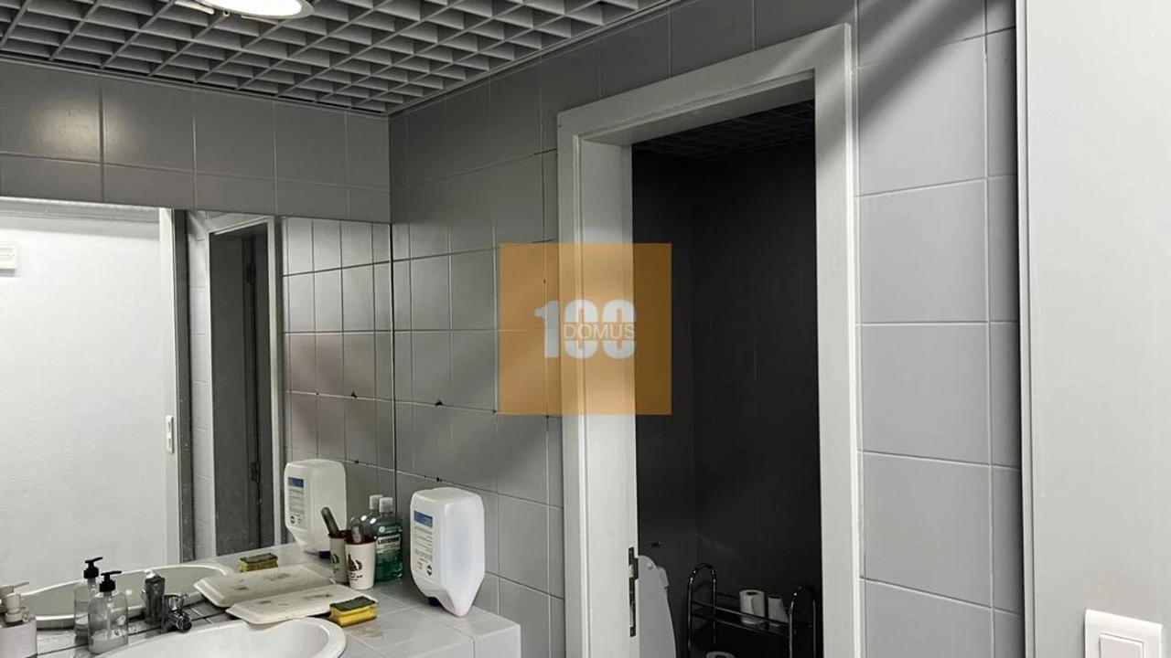 Negócio para Arrendamento em Cedofeita, Santo Ildefonso, Sé, Miragaia, São Nicolau e Vitória Foto 10