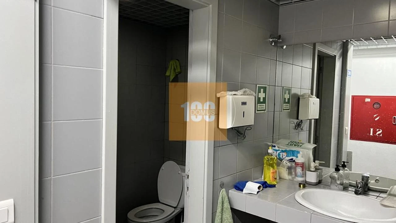 Negócio para Arrendamento em Cedofeita, Santo Ildefonso, Sé, Miragaia, São Nicolau e Vitória Foto 11