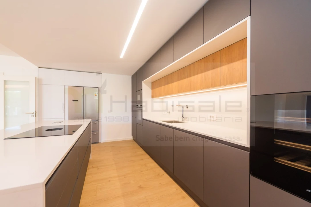 Apartamento T3 para Venda em Carcavelos e Parede Foto 5