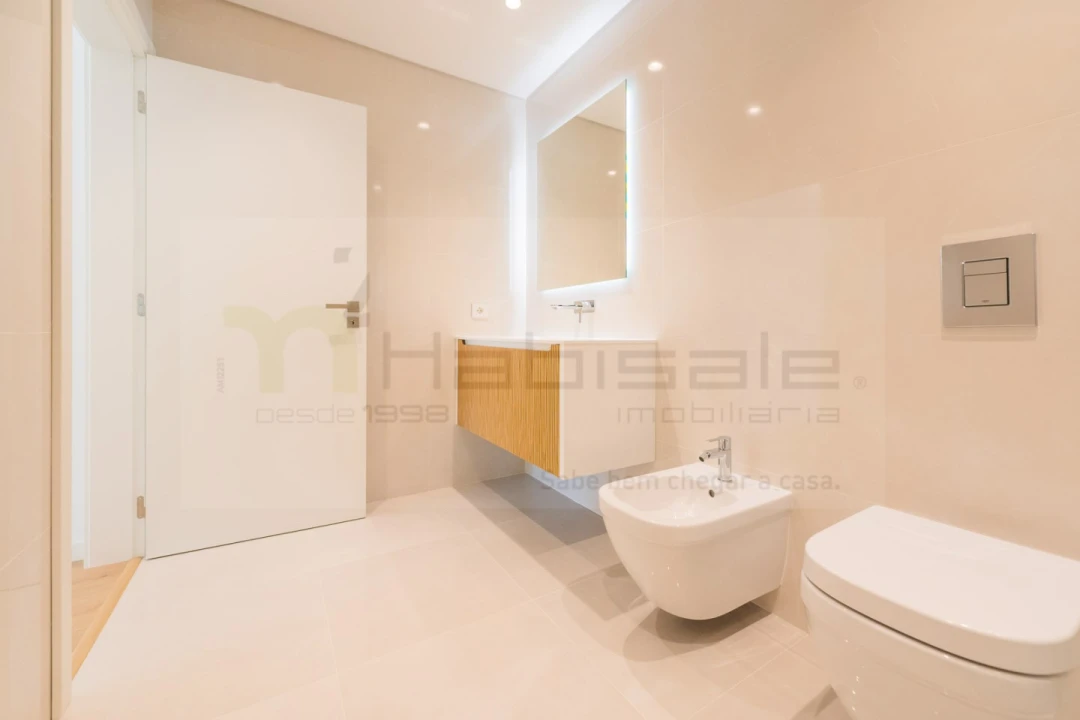 Apartamento T3 para Venda em Carcavelos e Parede Foto 24