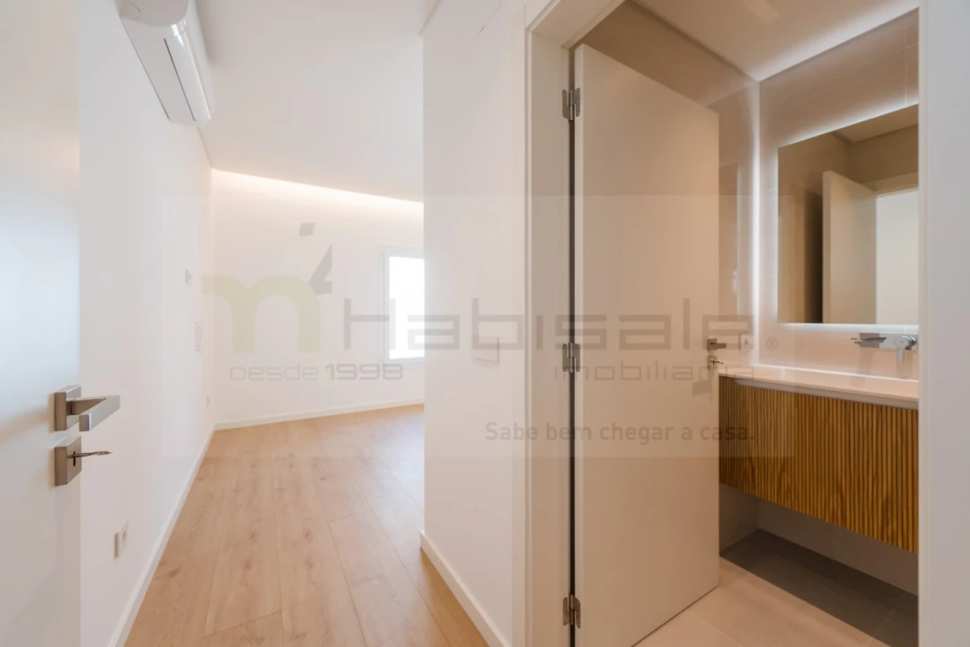 Apartamento T3 para Venda em Carcavelos e Parede Foto 25