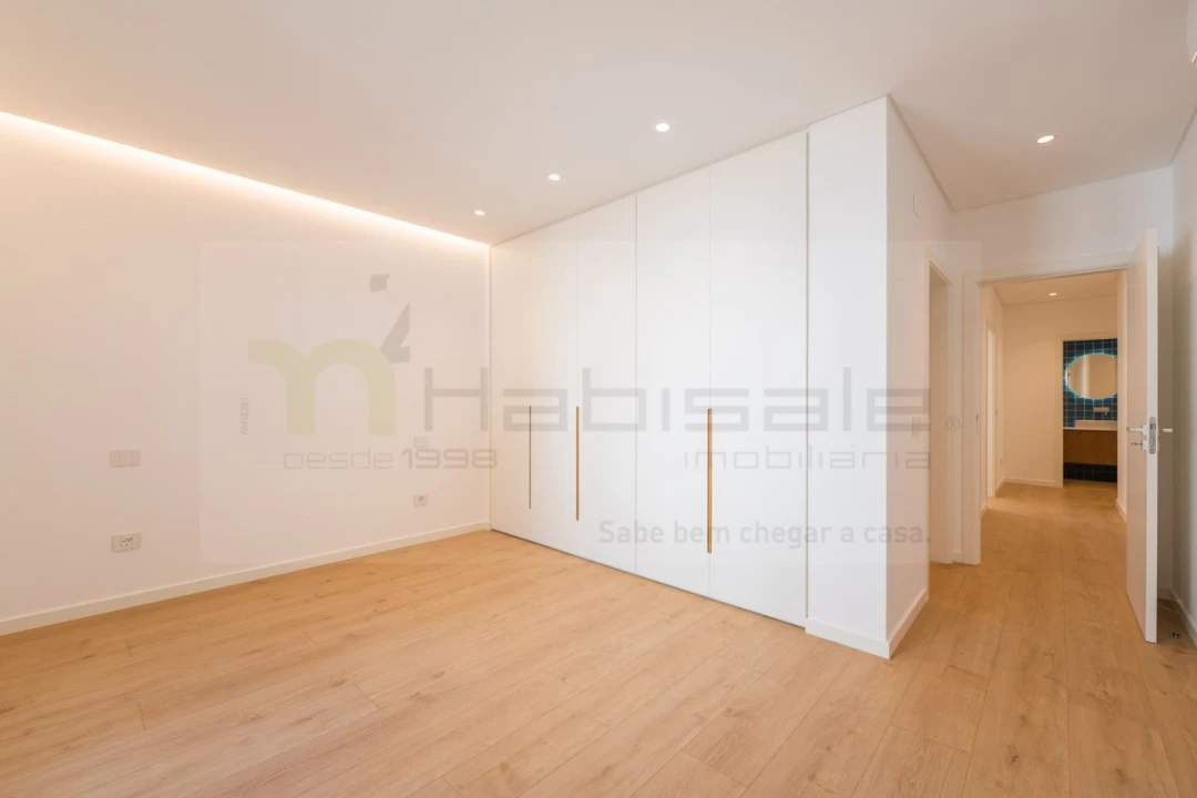 Apartamento T3 para Venda em Carcavelos e Parede Foto 28