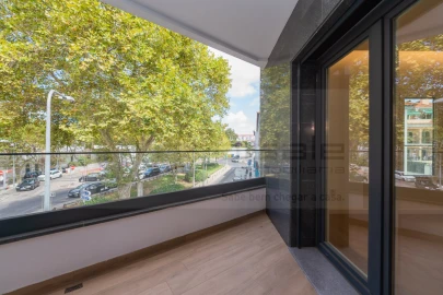 Apartamento T3 para Venda em Carcavelos e Parede