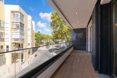 Apartamento T3 para Venda em Carcavelos e Parede