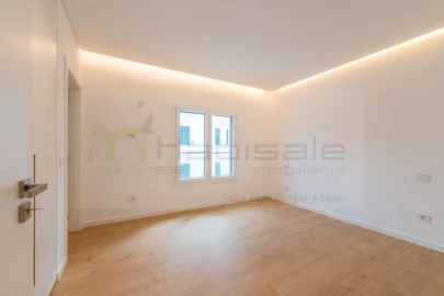 Apartamento T3 para Venda em Carcavelos e Parede