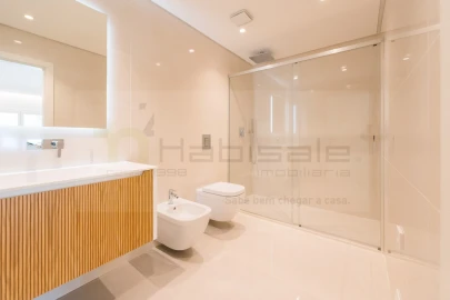 Apartamento T3 para Venda em Carcavelos e Parede