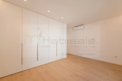 Apartamento T3 para Venda em Carcavelos e Parede