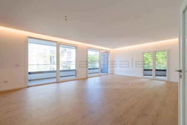 Apartamento T3 para Venda em Carcavelos e Parede Foto 3