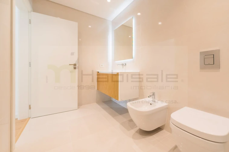 Apartamento T3 para Venda em Carcavelos e Parede Foto 24