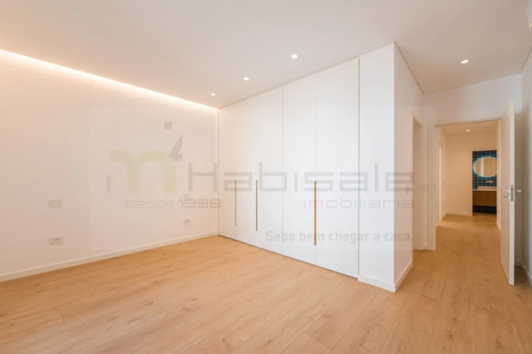 Apartamento T3 para Venda em Carcavelos e Parede Foto 28