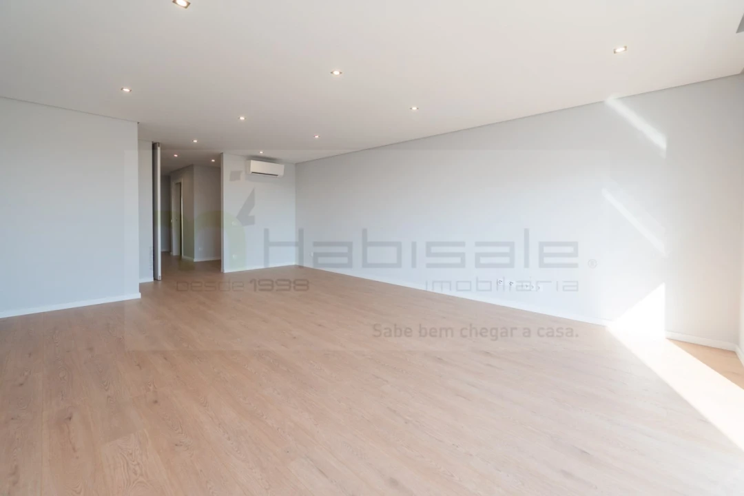 Apartamento T3 para Venda em Carcavelos e Parede Foto 2