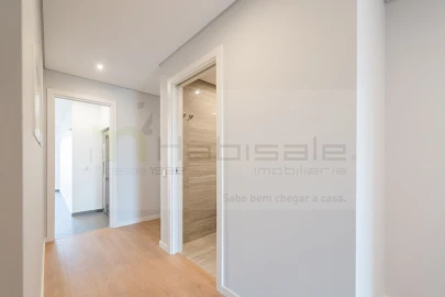 Apartamento T3 para Venda em Carcavelos e Parede