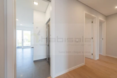 Apartamento T3 para Venda em Carcavelos e Parede