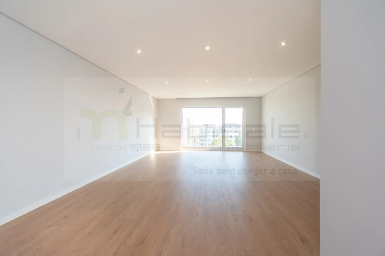 Apartamento T3 para Venda em Carcavelos e Parede Foto 4
