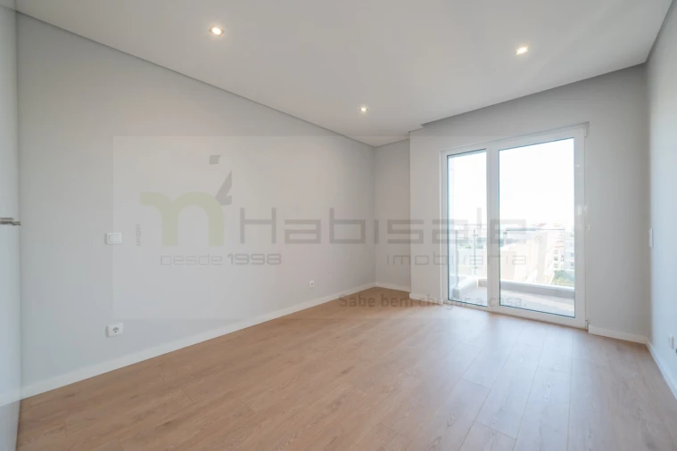 Apartamento T3 para Venda em Carcavelos e Parede Foto 24