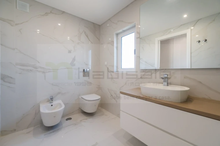 Apartamento T3 para Venda em Carcavelos e Parede Foto 26