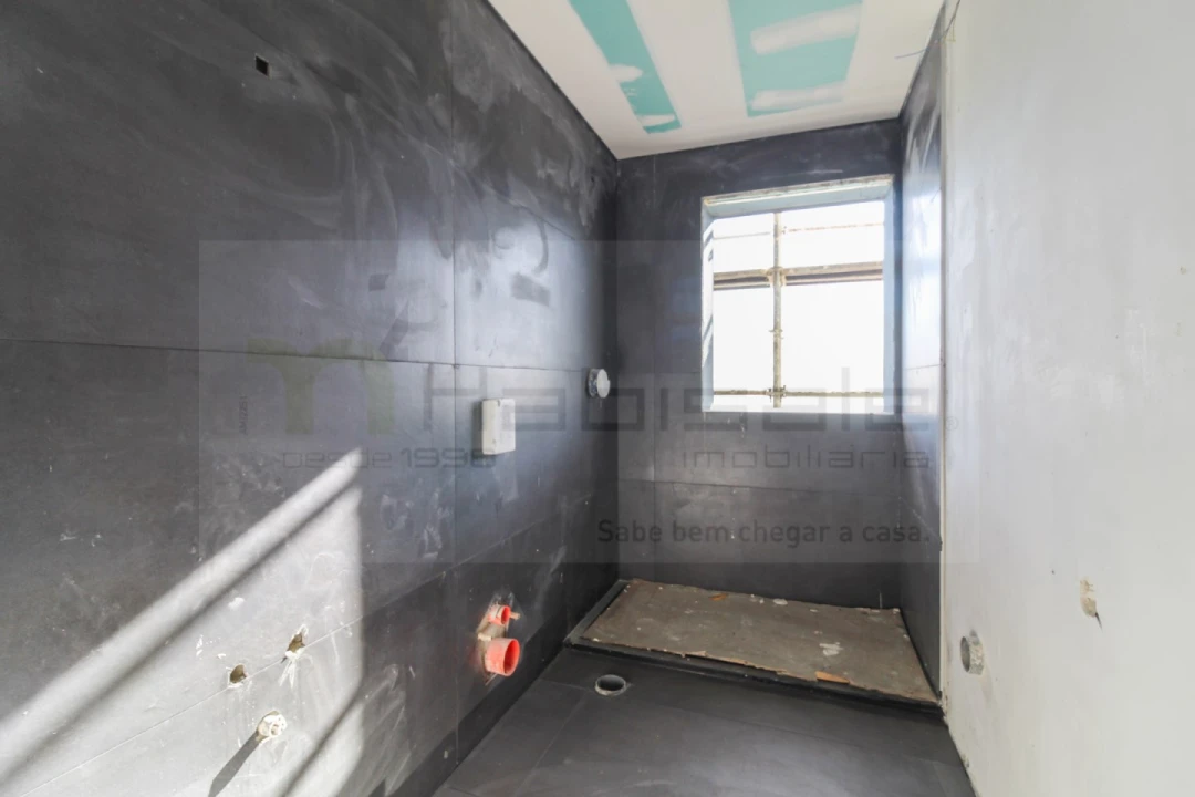 Apartamento T3 para Venda em Santo António dos Cavaleiros e Frielas Foto 18