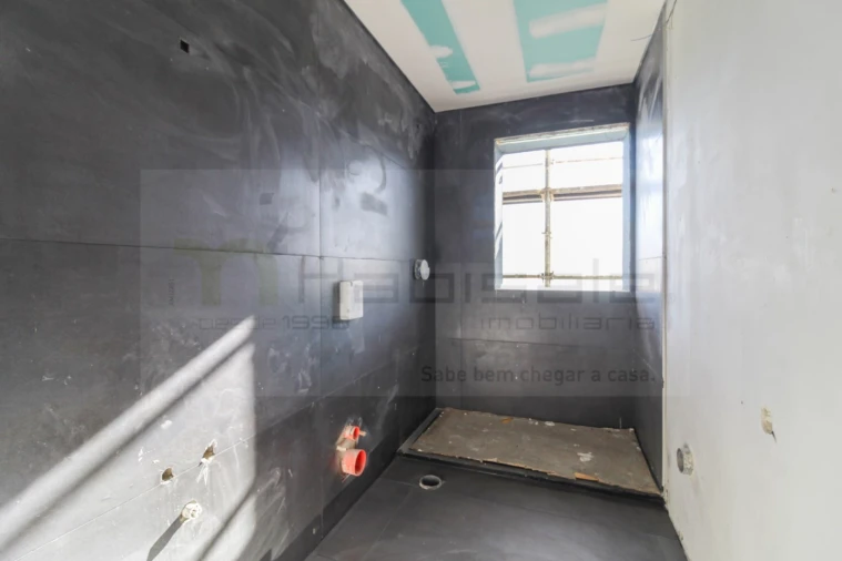 Apartamento T3 para Venda em Santo António dos Cavaleiros e Frielas Foto 18