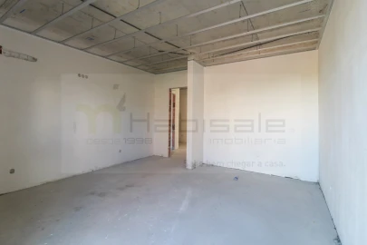 Apartamento T3 para Venda em Santo António dos Cavaleiros e Frielas