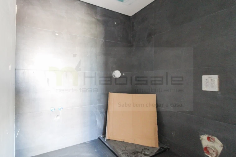 Apartamento T3 para Venda em Santo António dos Cavaleiros e Frielas Foto 19