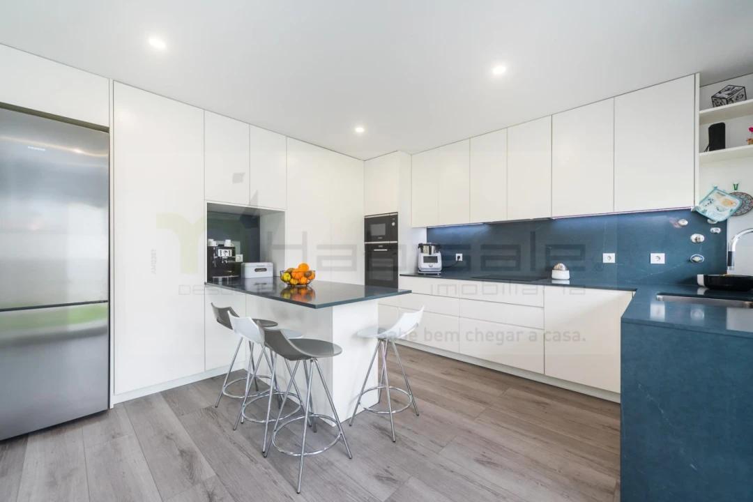 Moradia T4 para Venda em Pontinha e Famões Foto 6