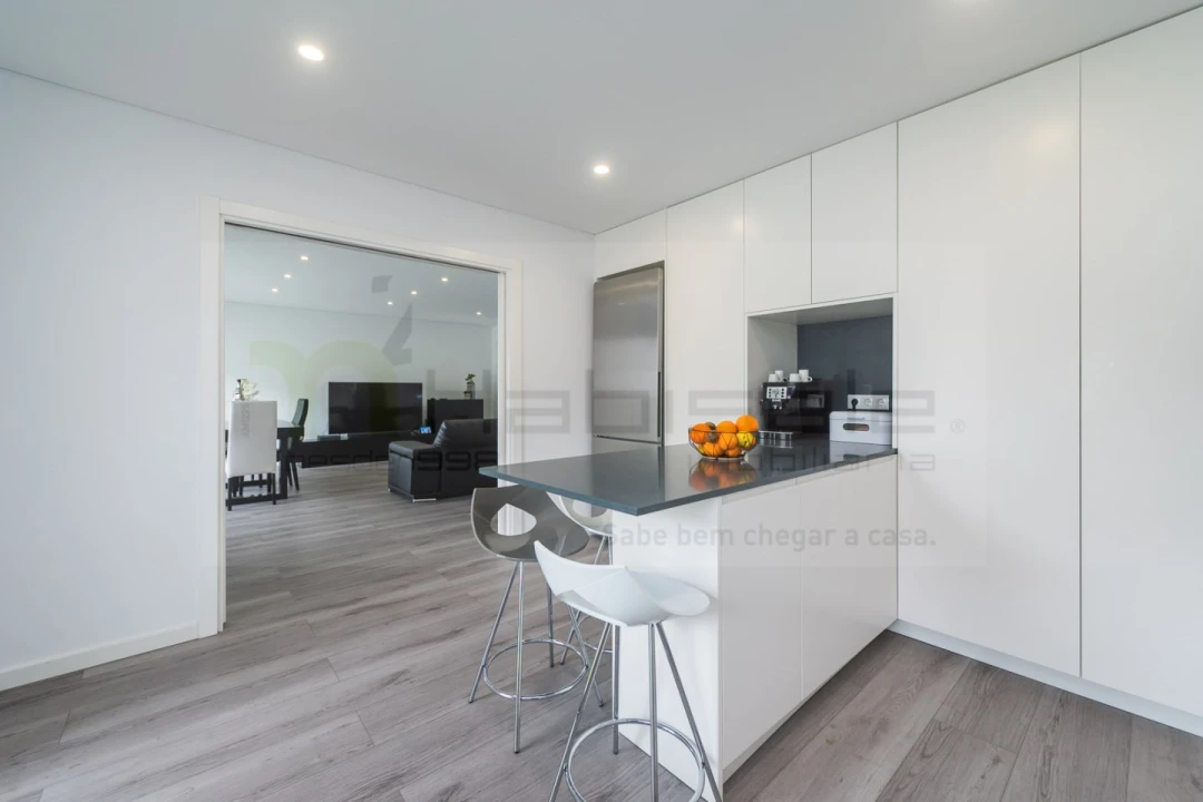 Moradia T4 para Venda em Pontinha e Famões Foto 8