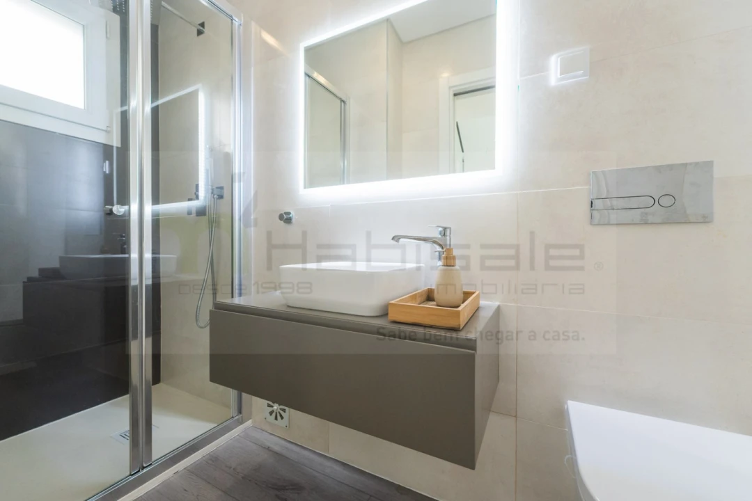 Moradia T4 para Venda em Pontinha e Famões Foto 13