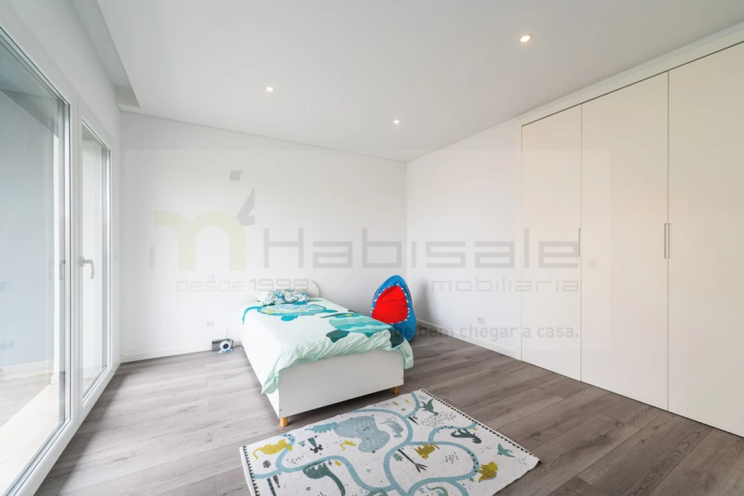 Moradia T4 para Venda em Pontinha e Famões Foto 21