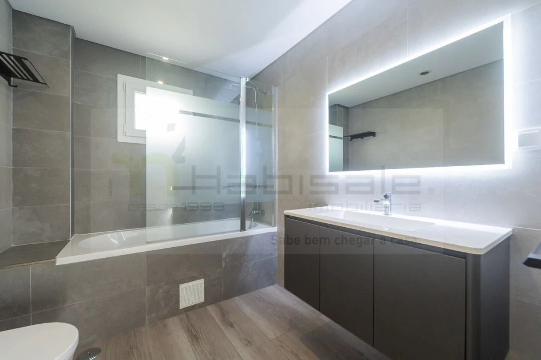 Moradia T4 para Venda em Pontinha e Famões Foto 28