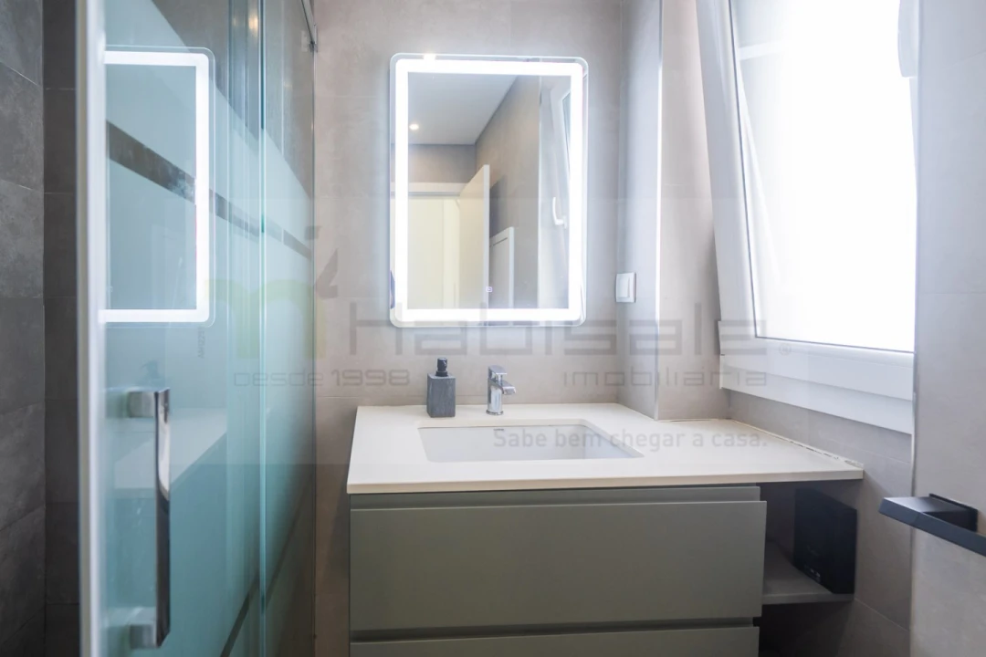 Moradia T4 para Venda em Pontinha e Famões Foto 34