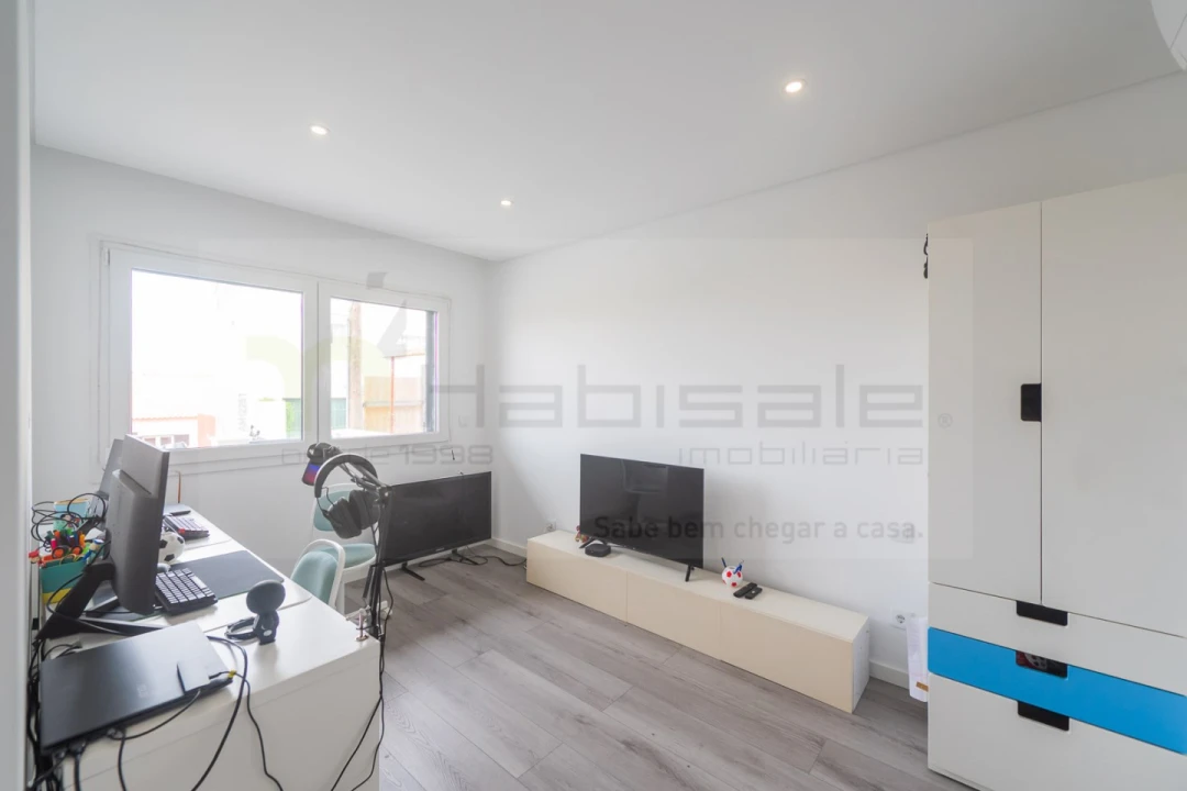 Moradia T4 para Venda em Pontinha e Famões Foto 35