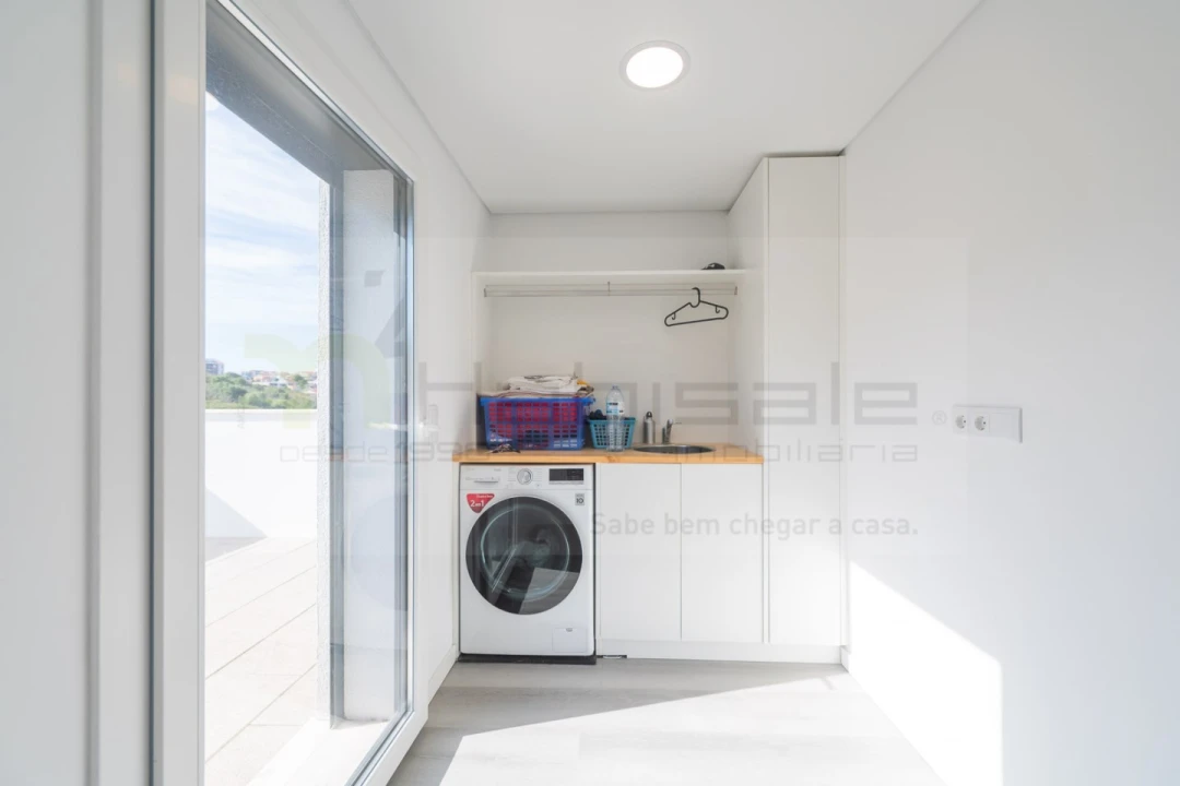 Moradia T4 para Venda em Pontinha e Famões Foto 37