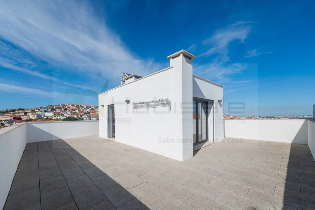 Moradia T4 para Venda em Pontinha e Famões Foto 39