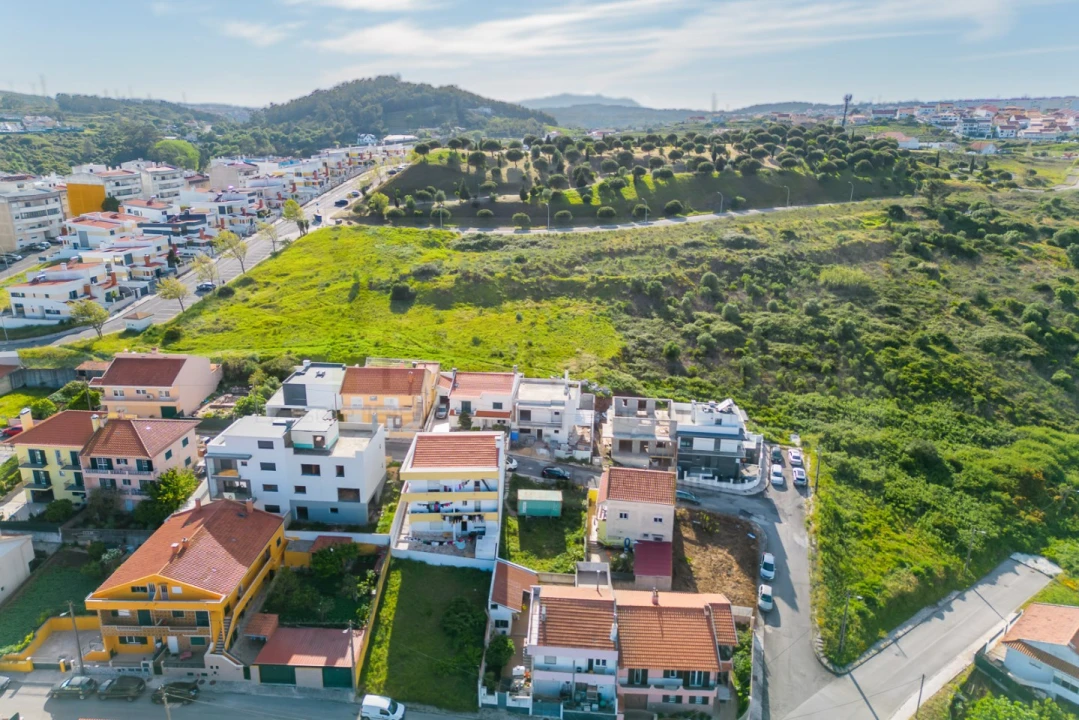 Moradia T4 para Venda em Pontinha e Famões Foto 48