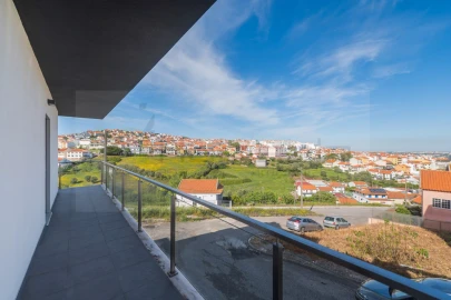 Moradia T4 para Venda em Pontinha e Famões